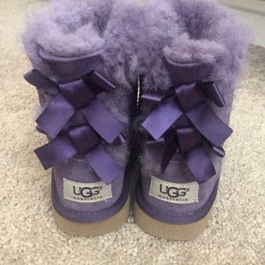 Like New Genuine Bailey Uggs.